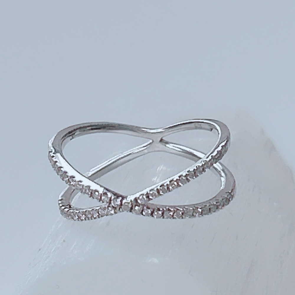 Sterling Silver Diamond Criss Cross Ring Sz 6.5 - Picture 3 of 3